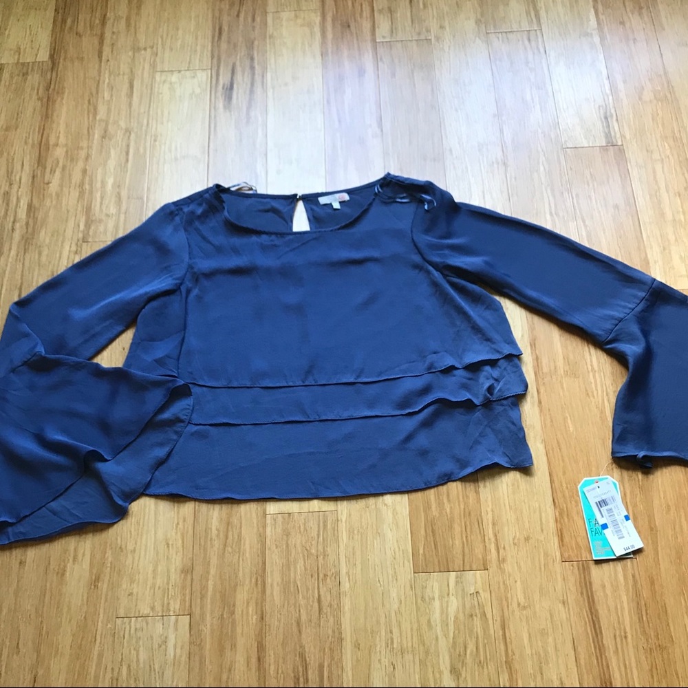 Gianni Bini Flounce Bell Sleeve blouse